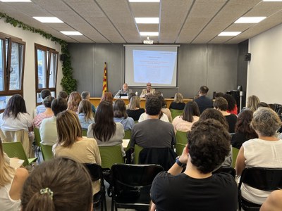 El gerent de l'Hospital Sant Joan de Deu, Jaume Capdevila, i el gerent de la Regió Sanitària Alt Pirineu i Aran, Miquel Abrantes, han inaugurat la jornada en què hi ha participat més de mig centenar de professionals, principalment del Pirineu (Foto: Depar
