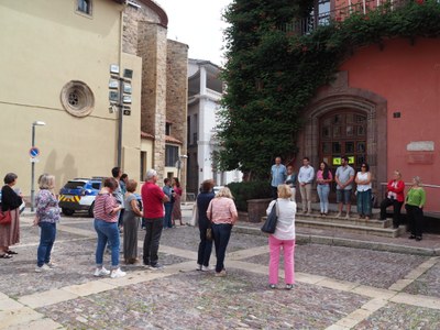 Minut de silenci a la Seu d'Urgell contra l'onada de crims masclistes