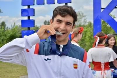 Miquel Travé, amb la medalla de plata obtinguda als Jocs Europeus, a Cracòvia (Foto: RFEP)