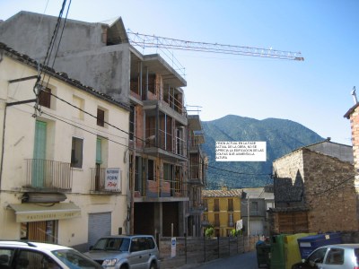Coll de Nargó - Edifici aturat (Novembre 2009)