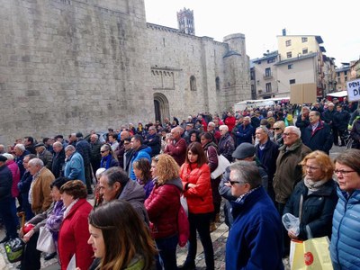 Concentració a la plaça dels Oms per exigir pensions dignes