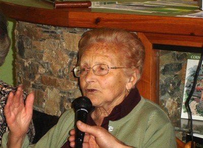 Càndida Majoral, l'any 2011, en rebre el Premi Trementinaire d'Honor
