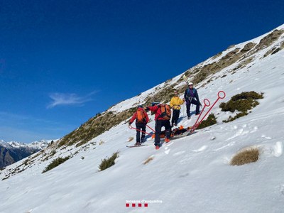 Rescat d'un practicant de raquetes de neu a la Vall de Boí (Foto: Bombers)