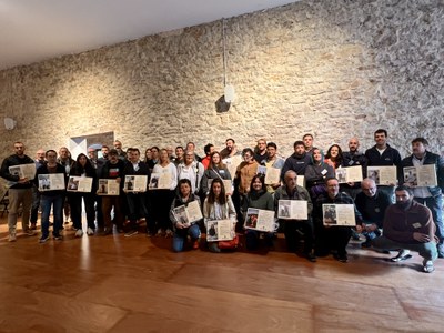 Productors i restauradors que han rebut el certificat d'adhesió a la campanya Pallars Gastronòmic (Foto: ACN/Marta Lluvich)