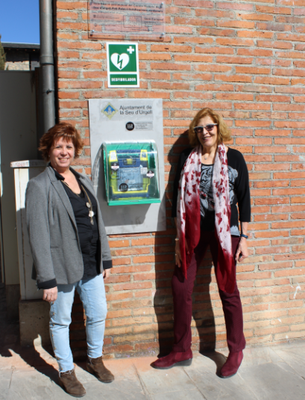 Montse Bonet, regidora de Gent Gran i Salut de l'Ajuntament de la Seu d'Urgell, i Teresa Ferrer, presidenta de l'Esplai de la Gent Gran (Foto: Ajuntament de la Seu)