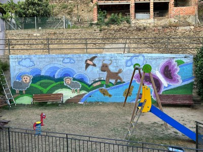 Mural al parc infantil del Poble Sec (Foto: Ajuntament de les Valls de Valira)