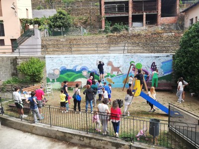 Mural al parc infantil del Poble Sec (Foto: Ajuntament de les Valls de Valira)