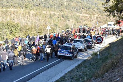 Concentració a l'N-145 en el marc de la vaga general del 8-N