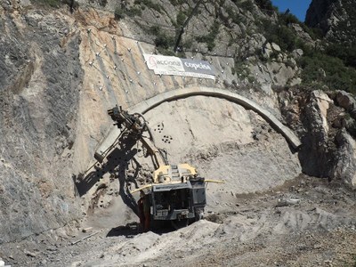 Carretera C-14 al tram dels Tresponts
