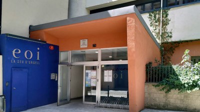 L'Escola Oficial d'Idiomes a la Seu d'Urgell està ubicada a l'edifici de les Monges