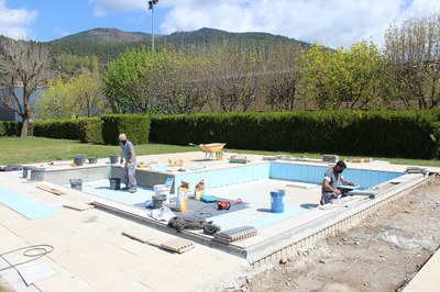 Obres a la piscina infantil de la Seu (Foto: Ajuntament de la Seu)