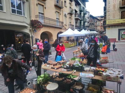 Parada de venda de bolets al mercat de la Seu d'Urgell, aquest dissabte passat