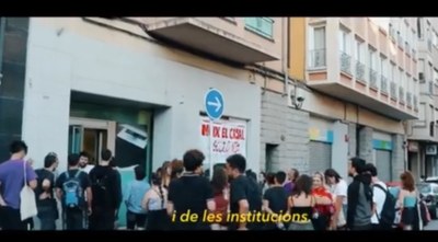 Fragment del vídeo amb què es reivindica l’ocupació d’un local a l’avinguda Pau Claris de la Seu (Imatge: Arran Alt Urgell)