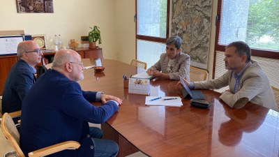 Reunió entre Felip Benavent, Miquel Abrantes, Carme Lostao i Ricard Pérez per definir el nou CAP d'Oliana (Foto: ACN)