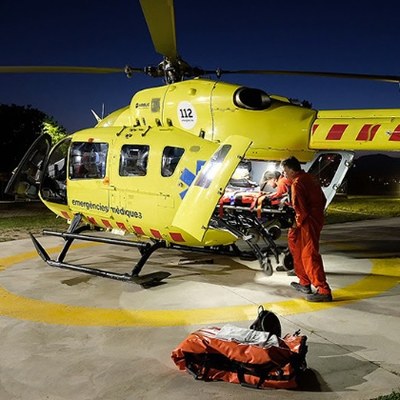 Preparació d’un vol nocturn amb helicòpter medicalitzat (Foto d'arxiu/SEM)