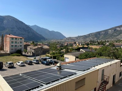 Instal·lació fotovoltaica a l'empresa Obach
