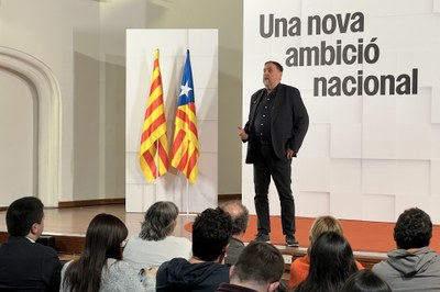 El president d'ERC, Oriol Junqueras, pronunciant la conferència "Una nova ambició per a l'Alt Pirineu i l'Aran" a la Seu d'Urgell (Foto: ACN/Albert L. Cobo)