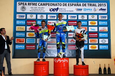 Oriol Pi (dreta), en un podi del campionat estatal 2015 (RFME)