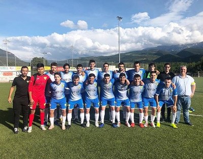 La Seu FC amb la nova equipació de la temporada 2019-2020 (Foto: La Seu FC)