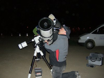 Observació astronòmica (Foto: AASU)