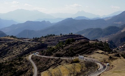 La Volta 2019, al pas per Castellar de n'Hug (Foto: @VoltaCatalunya)