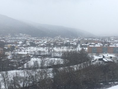 La primera nevada del 2021 a la Seu d’Urgell, des de Castellciutat