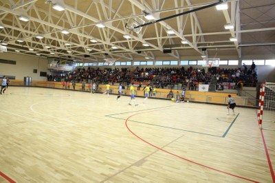 El Poliesportiu de la Seu, durant el partit Atlètic Club-Palau d'Anglesola (Foto: Pere Pintat)