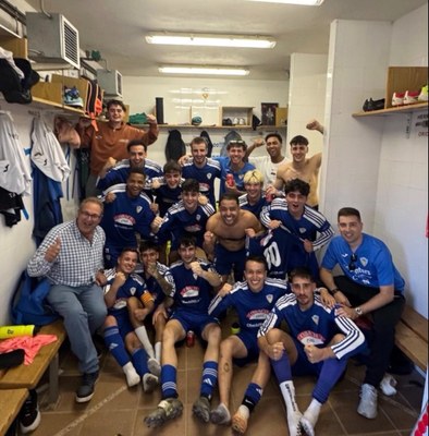 El CF Organyà celebra la victòria sobre el Castellserà (@cforganya)