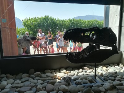 Visita teatralitzada a Dinosfera, a Coll de Nargó