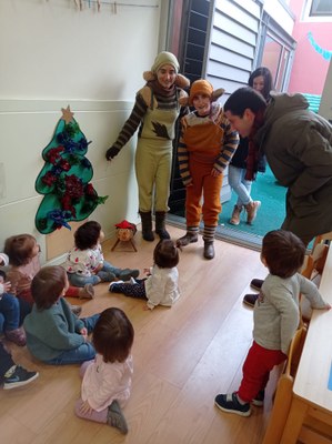 Visita dels minairons a la Llar d'infants Els Minairons (Foto: Ajuntament de la Seu)