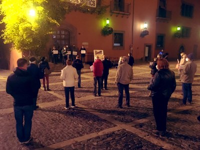 Concentració a la plaça dels Oms de la Seu contra l''Operació Volhov'