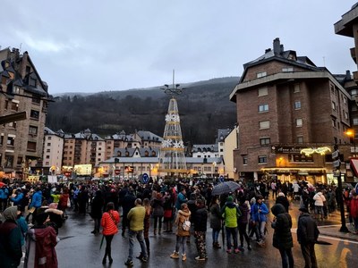 Concentració a Vielha contra les restriccions de mobilitat i d'horaris (Foto: ACN)