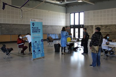 Vacunació a la Pista Polivalent de la zona esportiva de la Seu d'Urgell (Foto: Ajuntament de la Seu d'Urgell)