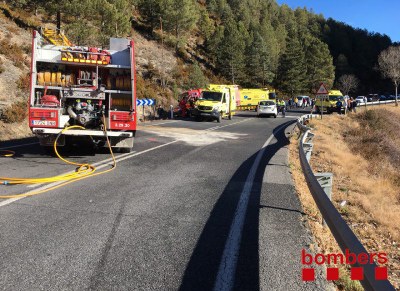 Accident a Prullans (16.12.2017) (Foto: Bombers de la Generalitat)