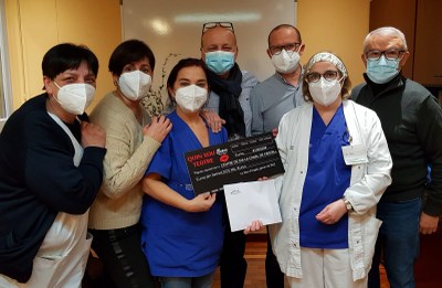 Donació de 2.000 euros, per part de Quin Xou Teatre, per a la Fundació Sant Hospital (FSH)