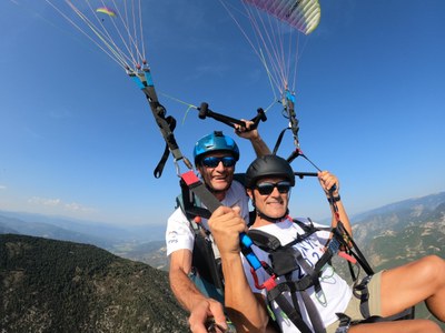 Raül Romeva en parapent a Organyà (Foto: ERC)