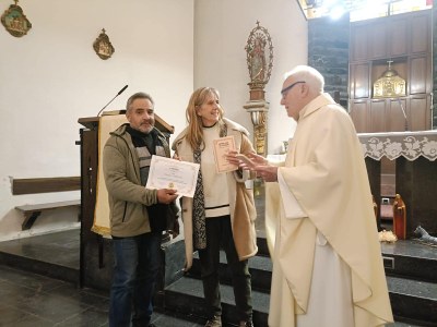 Andreu Bonet i Teresa Gibert recullen un premi del Concurs de Pessebres de la basílica de la Puríssima Concepció de Barcelona