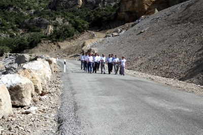 Supervisió de la reobertura de la carretera de Castell de Mur (Foto: ACN)