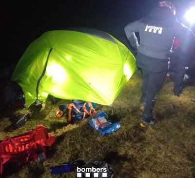Rescat de tres excursionistes a la Vall de Boí, aquesta matinada de dilluns (Foto: Bombers Generalitat)