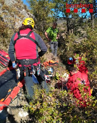 Rescat d'un caçador ferit a Baix Pallars (Bombers)