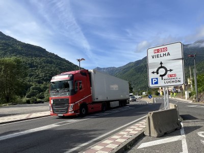 Restabliment de la circulació a la cruïlla de l'N-230 i l'N-141 a Bossòst (Foto: ACN)
