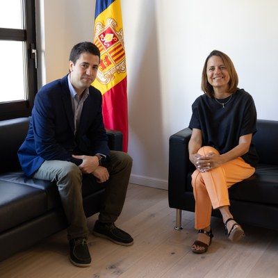 Joan Barrera, amb la cònsol major d'Escaldes-Engordany, Rosa Gili (Foto: @comuee)