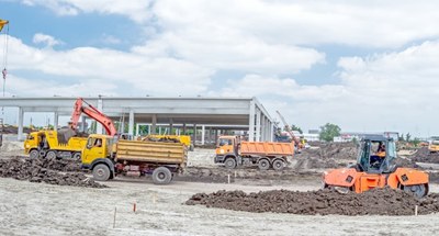 Actuació d'obra civil en una zona industrial (Foto: Ribalta i Fills)