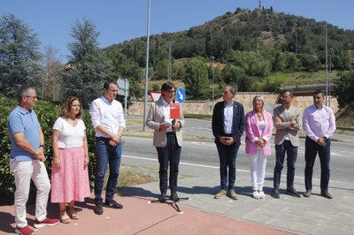 Roda de premsa de Salvador Illa enfront de la rotonda d'Andorra, a la Seu d'Urgell (Foto: ACN)