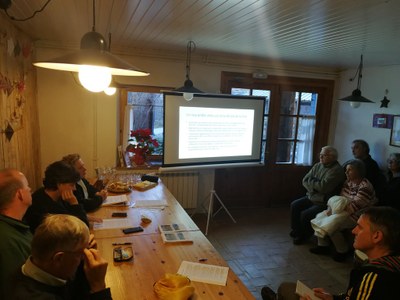 Presentació de l'adhesió de Salvem Éller a SOS Pirineus (Foto: Endavant Alt Urgell)