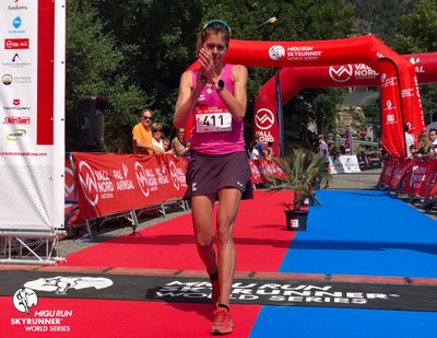 Laura Orgué, a la meta de l'Skyrace Comapedrosa (Foto: Migu Run SWS)