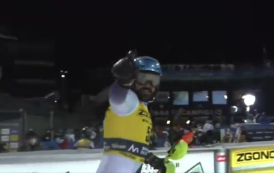 Quim Salarich celebra el 'top-15' aconseguit a l'eslàlom de Copa del Món a Madonna di Campiglio (Imatge: FIS)