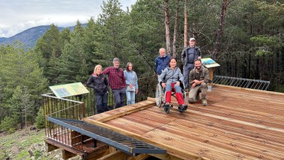 Estrena del mirador inclusiu de la vall de Santa Magdalena, a Sant Joan de l'Erm (Foto: ACN)