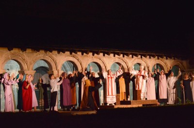 Inici de les representacions del Retaule de Sant Ermengol