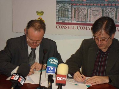 Signatura del conveni per a infants i joves en risc